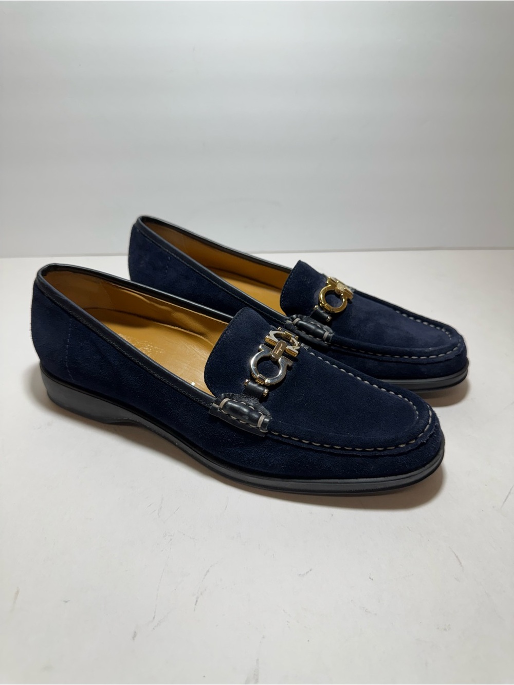 SALVATORE FERRAGAMO Gold Logo Gancini  Navy Suede Loafer Women’s Shoes Size 7.5